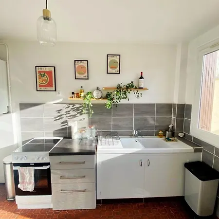 Bright Near Paris & La Defense Asnières