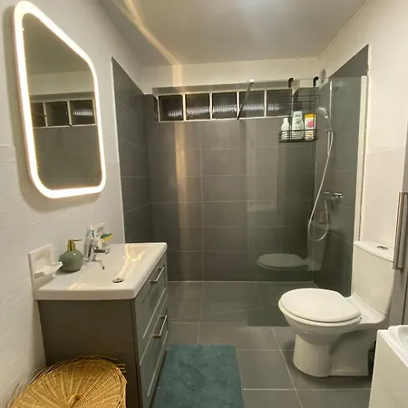 Bright Near Paris & La Defense