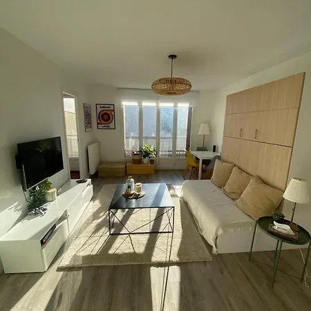 Apartment Bright Near Paris & La Defense